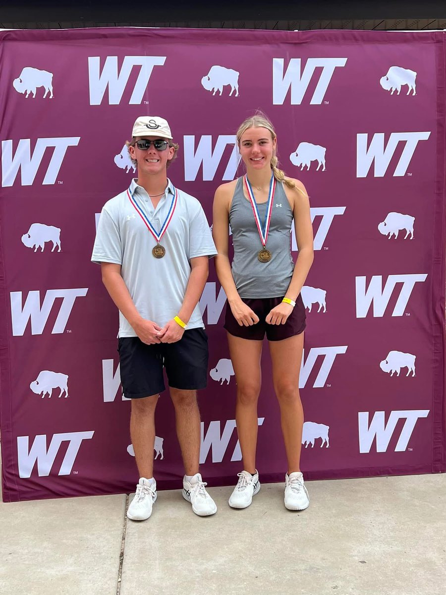 emmerg08's tweet image. Had a busy past 3 weeks. Thankful for the opportunities to compete at regionals in golf, track, and tennis. Made it to state in tennis. God is good!!