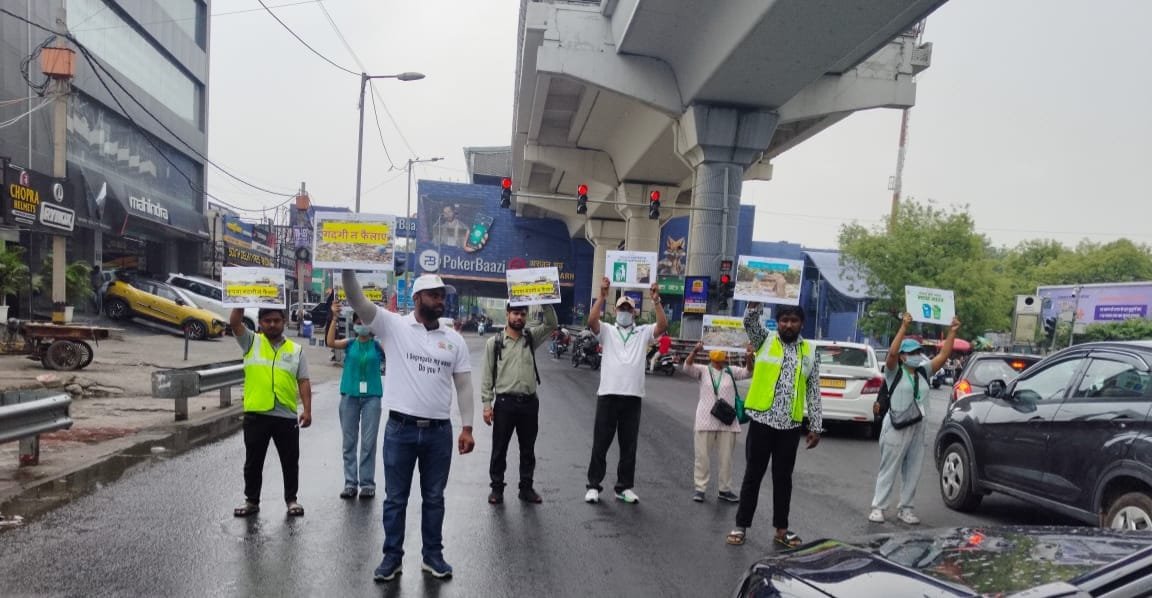 Swachh Survekshan MCD (@sbm_mcd) on Twitter photo MCD-SSIPL IEC Team, under the guidance of <a href="/DCSOUTHZONE/">Deputy Commissioner,South Zone</a> , conducted an awareness drive at the traffic signals near Ghitorni Metro Station, ArjunGarh Metro Station at Aya Nagar, Ward No. 157.
<a href="/LtGovDelhi/">LG Delhi</a>
<a href="/RajaiqbalSingh3/">Raja Iqbal Singh</a>
<a href="/AshwaniKumar_92/">Ashwani Kumar</a> MCD-SSIPL IEC Team, under the guidance of <a href="/DCSOUTHZONE/">Deputy Commissioner,South Zone</a> , conducted an awareness drive at the traffic signals near Ghitorni Metro Station, ArjunGarh Metro Station at Aya Nagar, Ward No. 157.
<a href="/LtGovDelhi/">LG Delhi</a>
<a href="/RajaiqbalSingh3/">Raja Iqbal Singh</a>
<a href="/AshwaniKumar_92/">Ashwani Kumar</a>