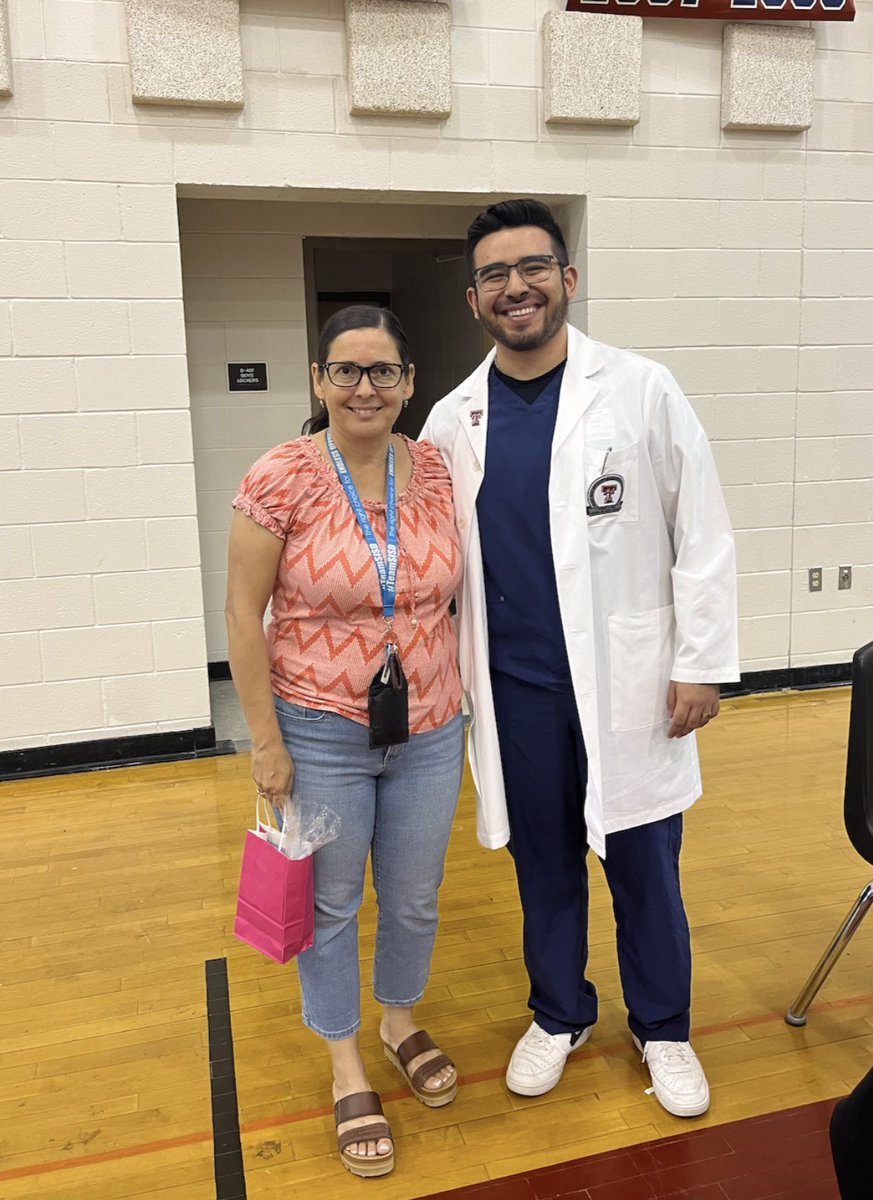 Virginia Bueno (@vbueno_bss) on Twitter photo Bill Sybert career day!! Former student comes to present and connects with his former teacher Mrs . Helmling ❤️<a href="/BSybert_Prek8/">Rebeca Parada</a> <a href="/CHelmling_BSS/">Claudia Helmling</a> <a href="/RJimenez_BSS/">Rosa Jimenez</a> Bill Sybert career day!! Former student comes to present and connects with his former teacher Mrs . Helmling ❤️<a href="/BSybert_Prek8/">Rebeca Parada</a> <a href="/CHelmling_BSS/">Claudia Helmling</a> <a href="/RJimenez_BSS/">Rosa Jimenez</a>