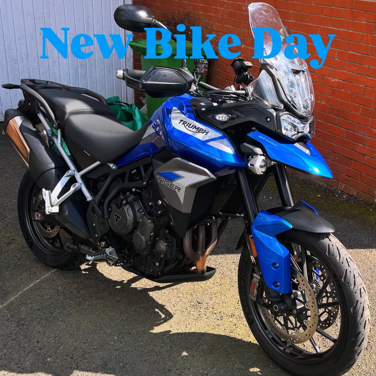 OzzyRidesAgain's tweet photo. New Bike Day… Goodbye speed twin you’ve been amazing, now onto a new ride! https://t.co/ijSeVimwvO