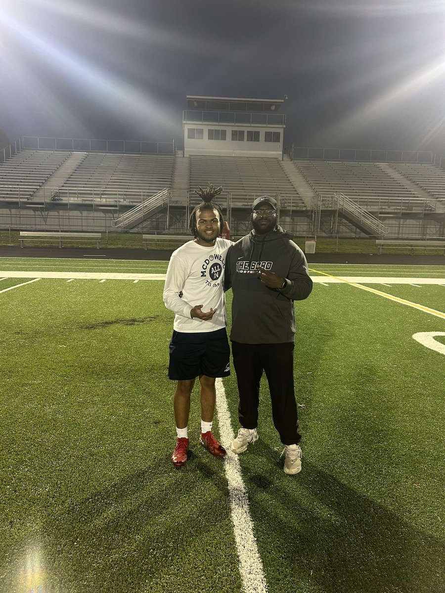 Jalilthrower29's tweet photo. Had a great time at the boro camp!! Thanks for inviting me Learned alot! 
@CoachMattScott   
@Coach_CraigDL 
@COACHSLOCUM https://t.co/sjGZ94OU3x