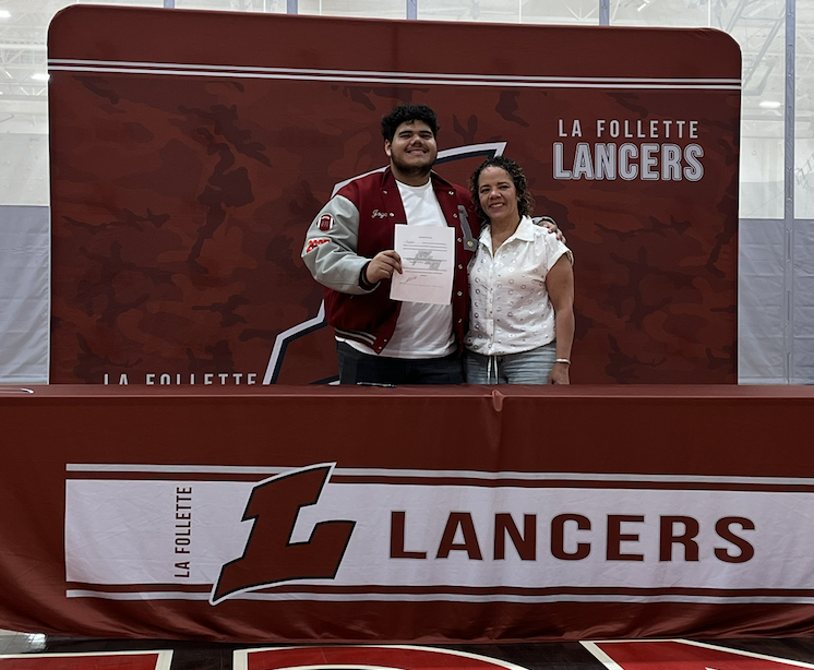 LaFLancersFB's tweet photo. Congratulations to @Joydred77 @Dono6871 @TrumanMankowski @Devinmorris2025 and their families for their commitment to further their academic and athletic careers at @WLC_Football @USCGA_Football and @UWSPFootball, respectively! https://t.co/PNn7BZuKg6