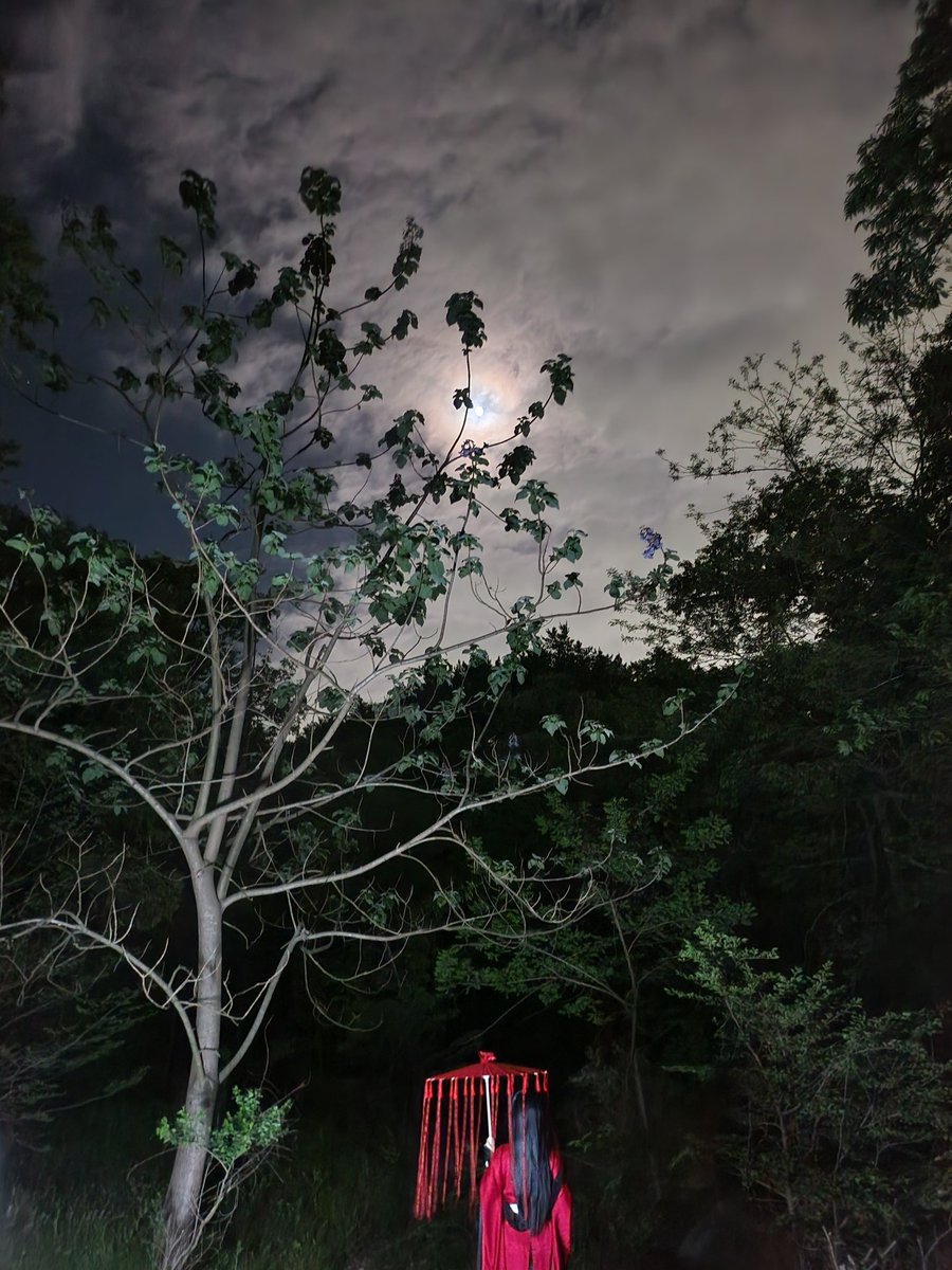 고기맛있게먹고 야간촬영 서포트하고오기~ 사진에선 밝게나오는데 실제론 엄청 어두웠음...