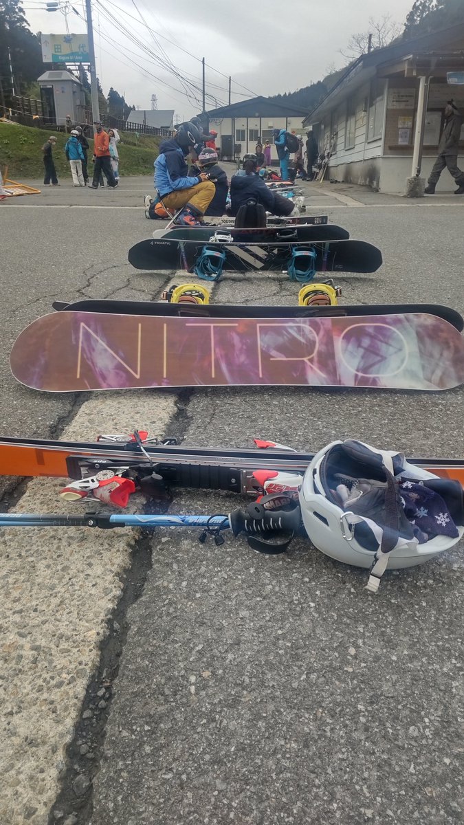 ロープウェイ１便はゲット‼️８時から待ったかいがあるとイイな📷<✨