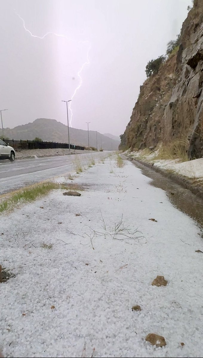 #الطايف_الان 

بردية الحدب ميسان👌❄️😉