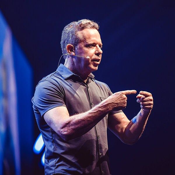 TheBetterPath_'s tweet photo. This is Joe Dispenza.

A world-renowned neuroscientist.

He teaches people how to brainwash themselves into thinking on a higher level.

Some say he's a fraud &amp; supernatural.

Here are 10 of his insights that shifted the trajectory of my life (and will do the same for you): https://t.co/8O0LvQFNhc