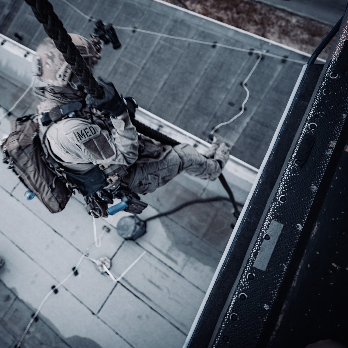 🚨Morgen ab 10:45 Uhr bekommt ihr live eine Präsentation einiger maritimer Fähigkeiten der <a href="/bpol_kueste/">Bundespolizei an der Küste</a>, des Flugdienstes und der #GSG9 auf dem #HamburgerHafengeburtstag.

🗓️11. Mai 25 
⏰10:45-11:30Uhr
📍#Hamburg, Landungsbrücken
ℹ️Livestream: hamburg.de/tourismus/hamb…