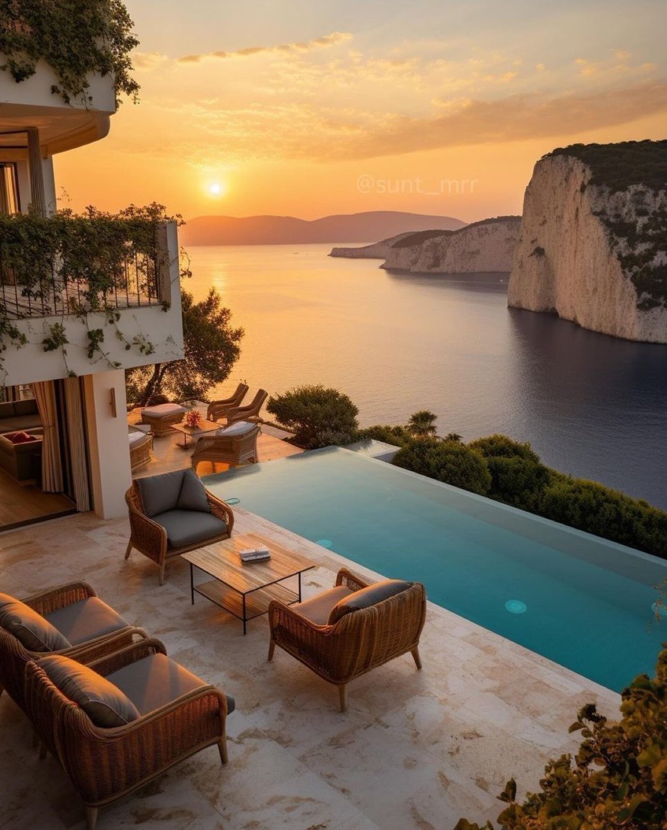 W0rld2026's tweet photo. Capri, Italy https://t.co/IRX9Q82K4o