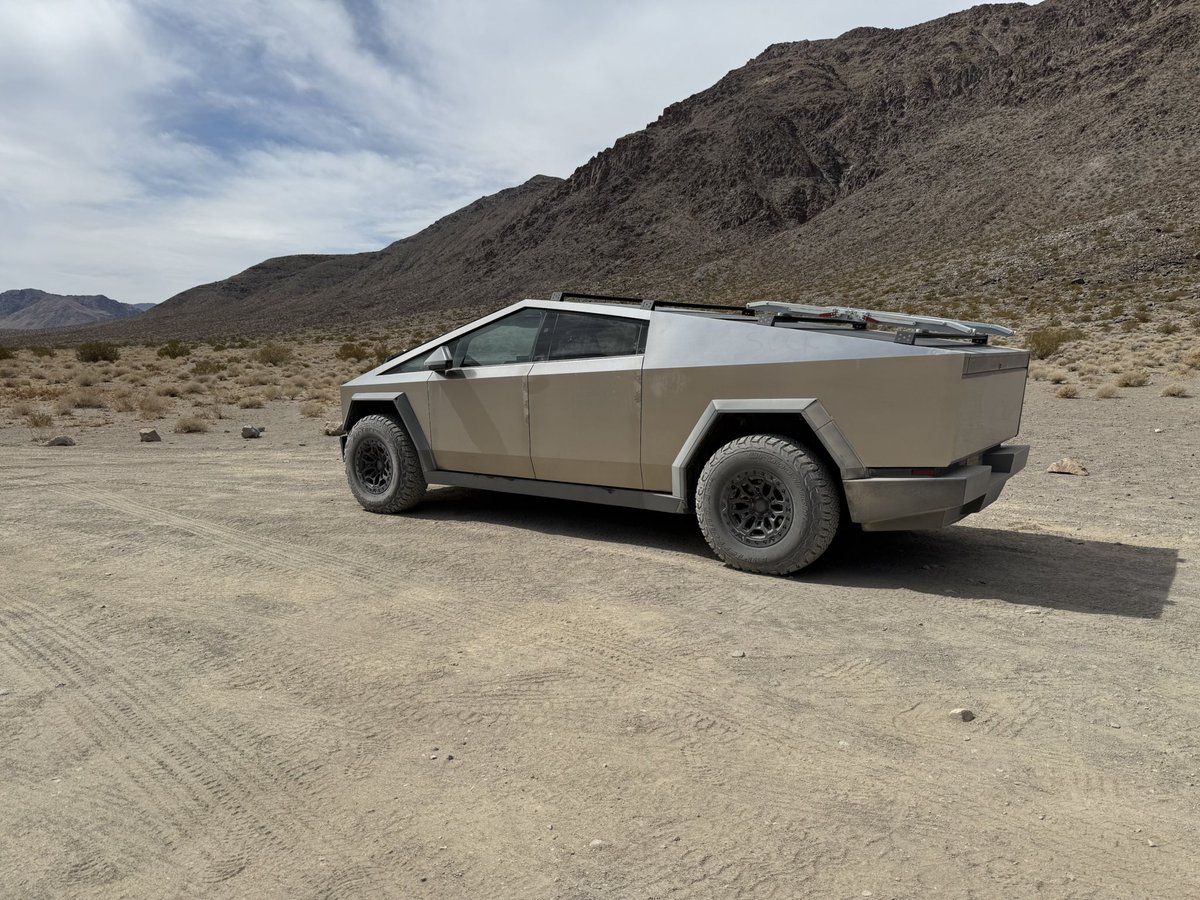 craigconsulting's tweet image. Unlocking the Cybertruck’s Full Potential: 500-Mile Battery & Range Extender Options
The Cybertruck is insanely capable off-road—stable, powerful, and incredibly composed on rugged terrain. It handles like no other truck in its class and makes for an outstanding road trip…