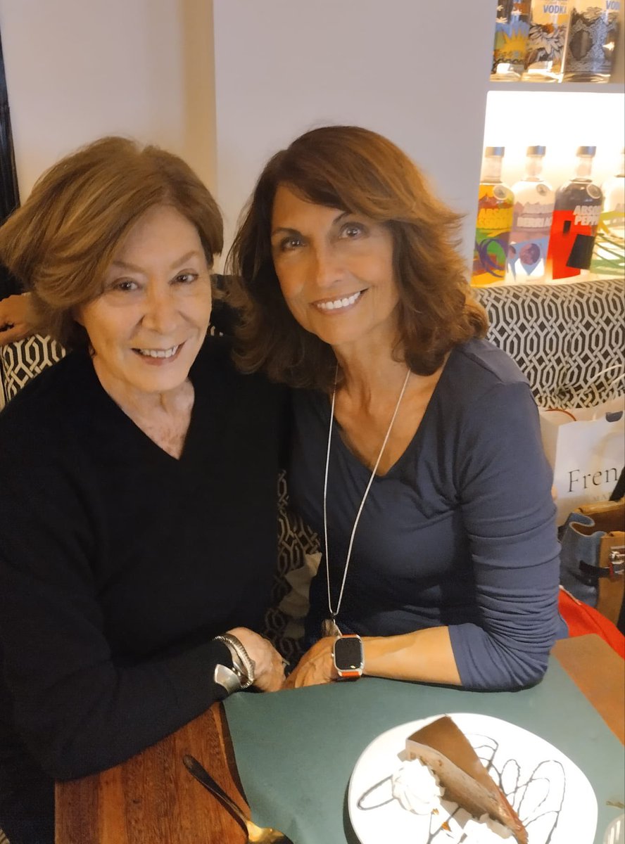 Compartiendo buenos momentos con <a href="/FiofalFaltoyano/">Fiorella Faltoyano</a>