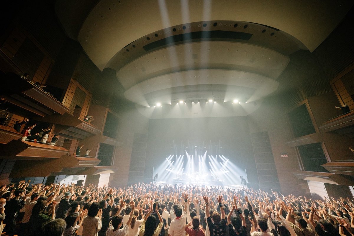 高松。満月。ライブ。最高だったと思わないかい？また会おうね！次は高知。楽しみだ！
Photo by 山本倫子　
#布袋寅泰　#ギタリズム8ツアー　#サンポート高松