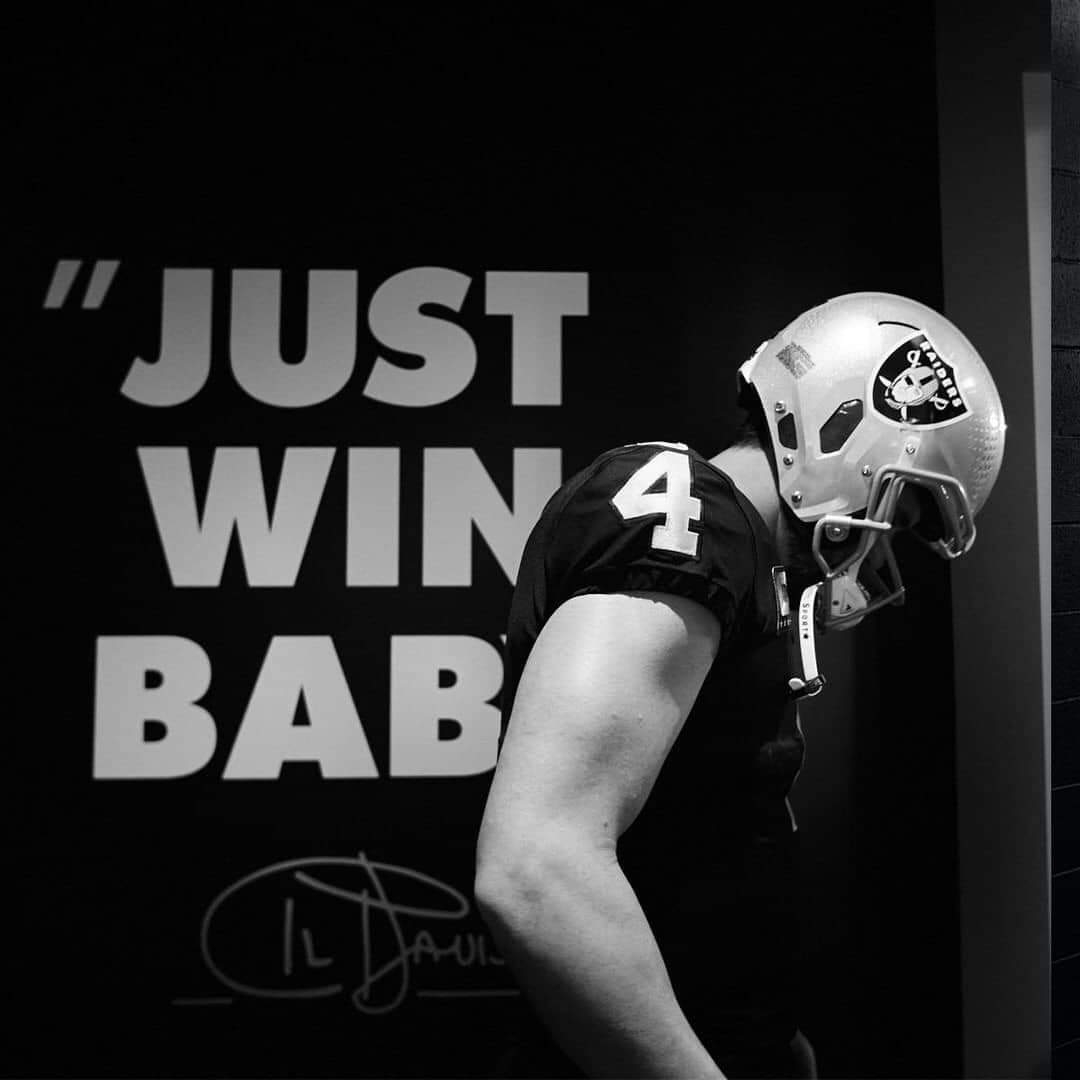 blkman35's tweet photo. You gave the squad all you had even after they shitted on you in the end. Thank you for living your truth. @derekcarrqb
#TrueRaider #TrueGeneral https://t.co/aOaJncuSIl