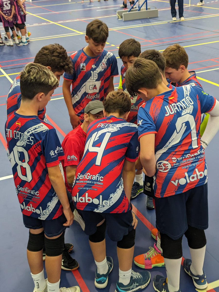 nuestros alevines CONSIGUEN ese pase a semifinales de la final autonómica. ¡ENHORABUENA CHICOS! 💙❤️💙❤️🏐

#Elche #Voley #Voleibol #VoleyElche