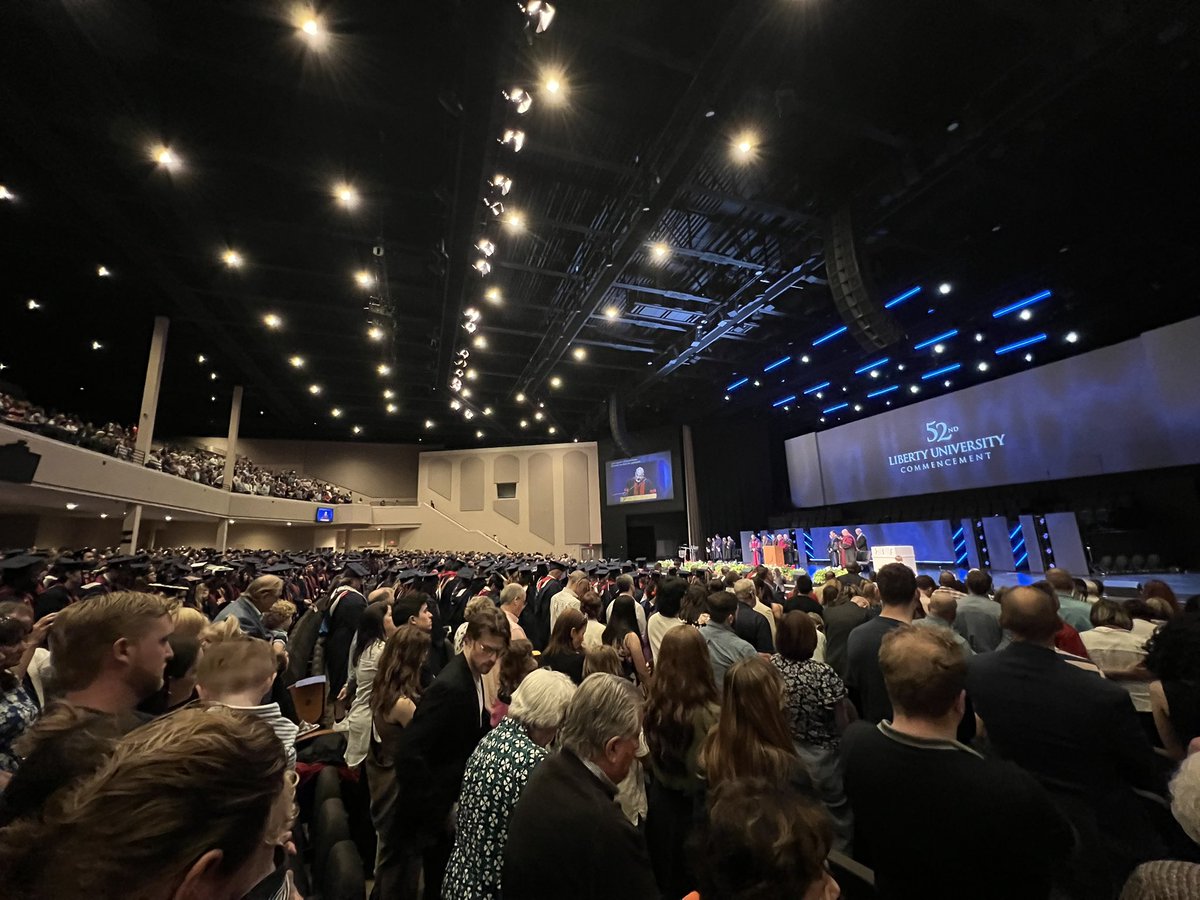 ToddJohnson_'s tweet image. Kim and I are filled with joy as we celebrate Makayla’s college graduation @LibertyU It is a milestone that we have worked toward for several years. We are very proud of her and all the work that she has put in to make this day possible.