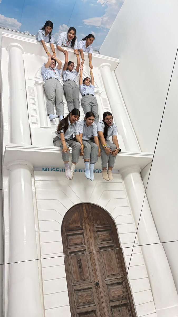 SFS students recently embarked on an enriching excursion to the Museum of Illusions, Delhi. This trip aimed to acquaint learners with the fascinating world of perceptual illusions—ranging from horizontal-vertical and Ponzo illusions to intriguing visual and auditory distortions.