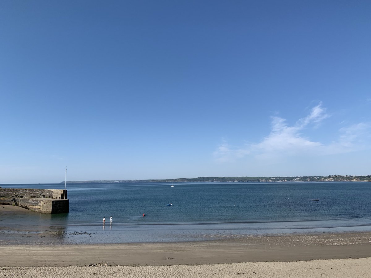 PatWilliams18's tweet image. Beautiful blue skies in #Polkerris this morning #Cornwall