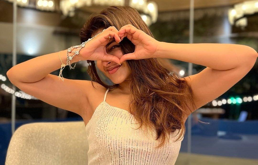 Leave the things of yesterday... yesterday's things are old... we will write a new story together in the new era! 🇮🇳

GOOD NIGHT 𝕏 . 🫶  ❤ 🌻