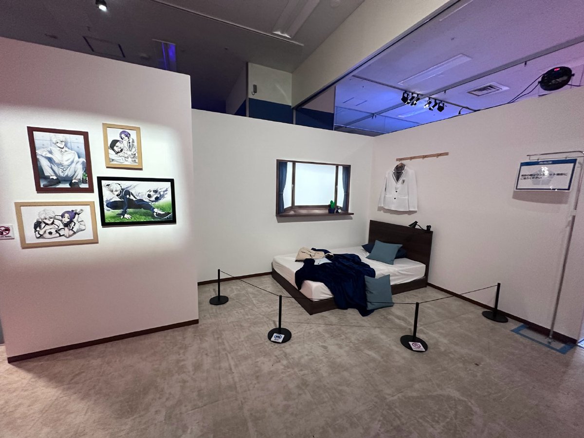 Bocchi7x's tweet photo. Nagi real life room from Blue Lock EGOIST Exhibition!! https://t.co/jnlOZFeCsL