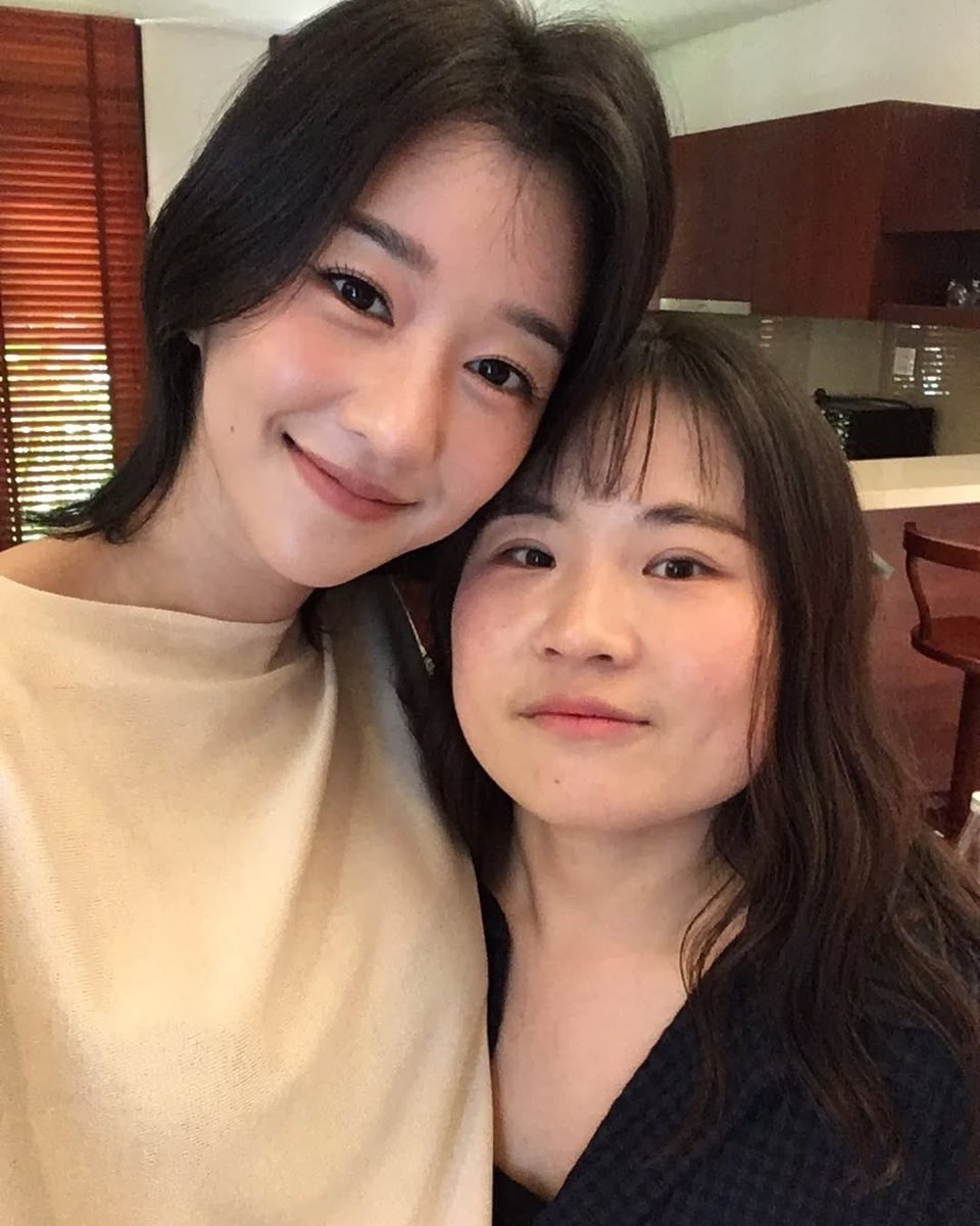 queenyeaji's tweet photo. yeyeji_seo ig update 🩵

#SeoYeaji #서예지 https://t.co/cprV1woJMH