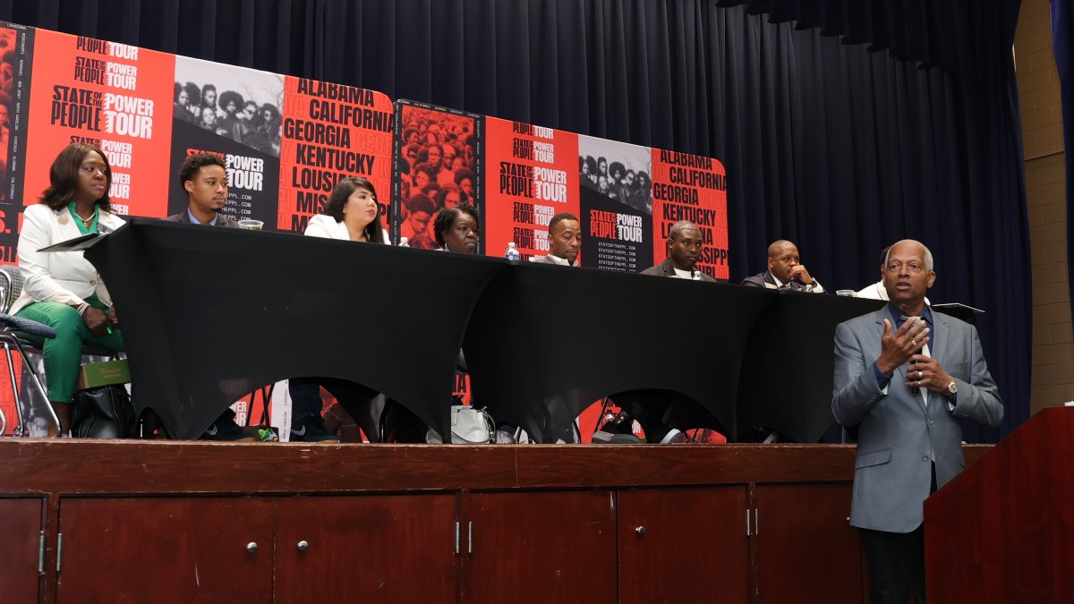 RepHankJohnson's tweet image. It&apos;s up to We The People to stand up for our democracy. That&apos;s why @Angela_Rye&apos;s State of the People Power Tour is meeting the moment in this time of crisis. We must educate everyone about their power to fight back. I am proud to have kicked off this tour right here in GA04.