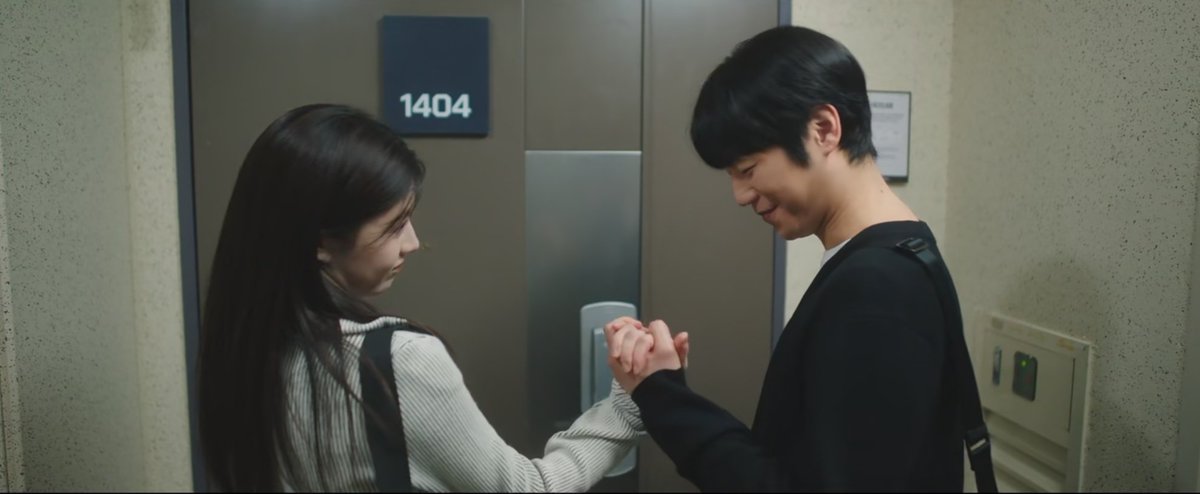 iiucx24's tweet image. 𓈒         🦋        𓈒          🦋     ♡
     ♡                        🦋             𓈒    🦋     ♡
#ResidentPlaybookEp9