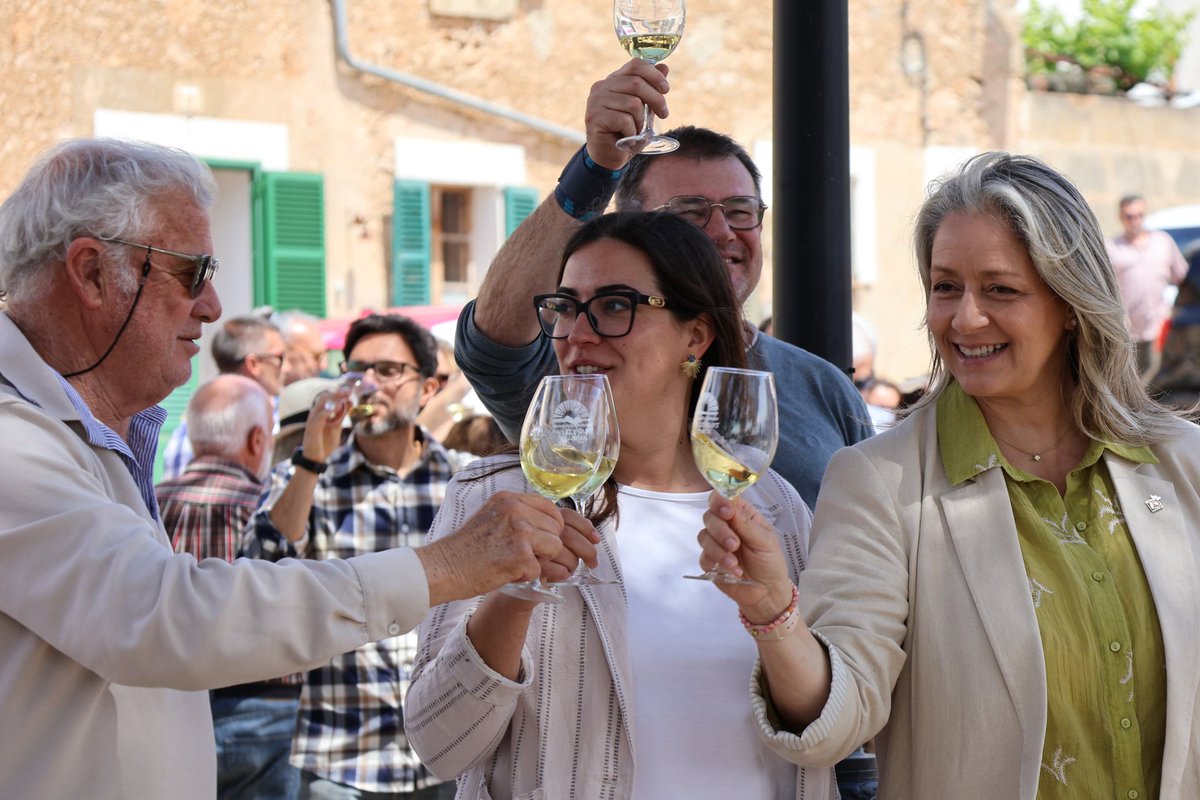 BinissalemDO's tweet image. En Mallorca brindamos por el #DiaVinoDO
@DOPLAILLEVANT i @BinissalemDO
#dinamismorural @cecrv @MoVinoDO
@Ajsantaeugenia
@AgriculturaGOIB
@ConselldeMca