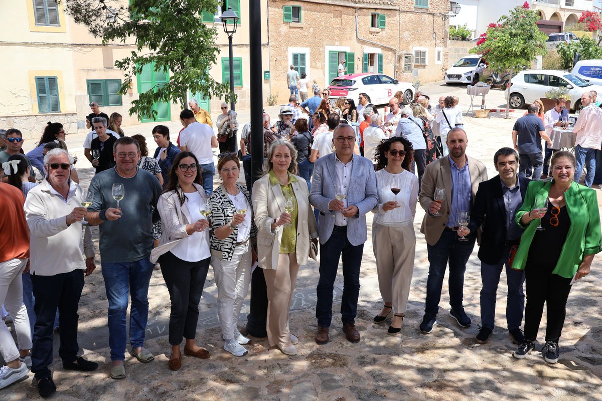BinissalemDO's tweet image. En Mallorca brindamos por el #DiaVinoDO
@DOPLAILLEVANT i @BinissalemDO
#dinamismorural @cecrv @MoVinoDO
@Ajsantaeugenia
@AgriculturaGOIB
@ConselldeMca