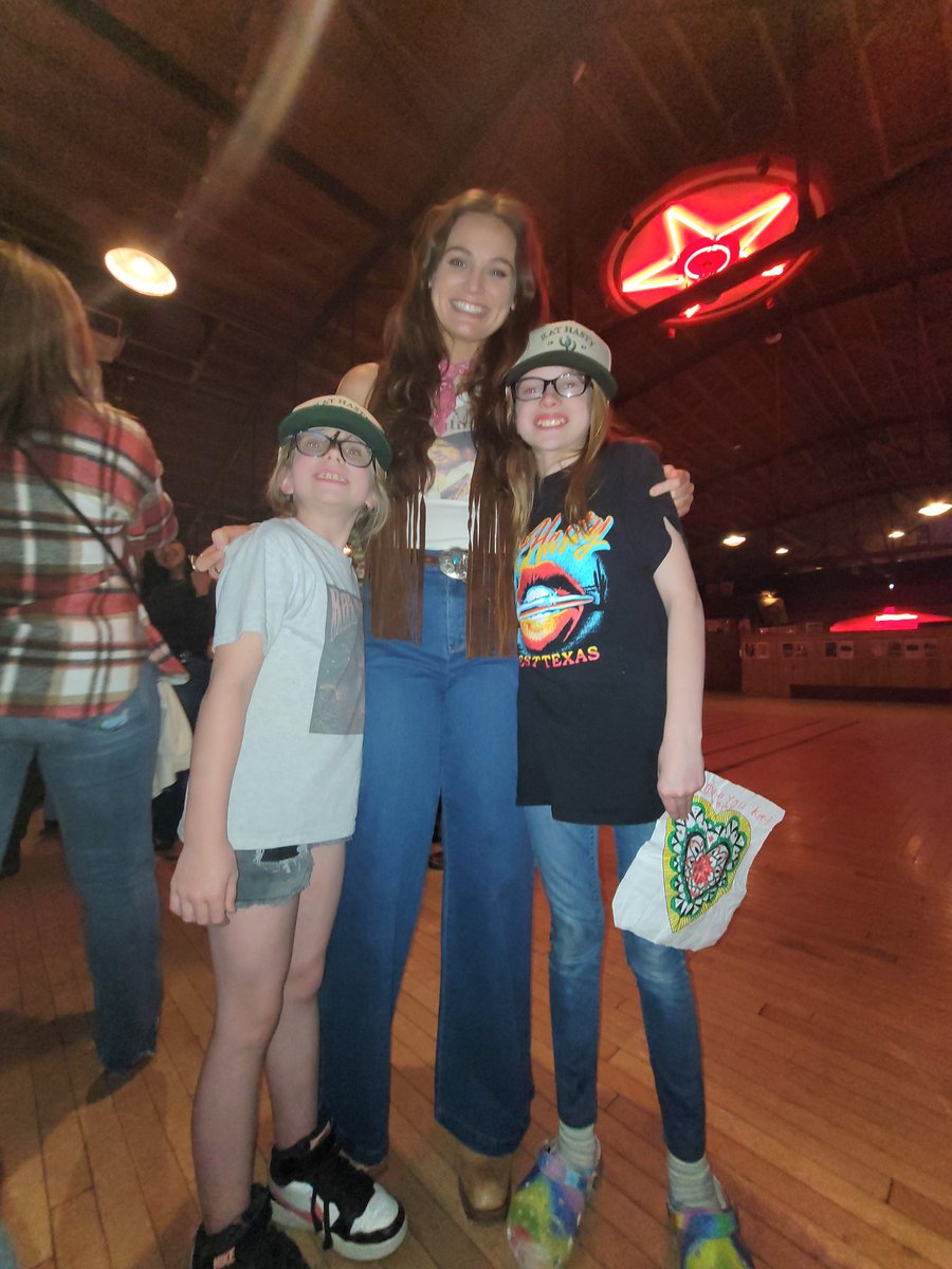 Look like I'll be taking my girls to see <a href="/KaitlinButts/">Kaitlin Butts</a>  hopefully  they can get a pic with her they love music .