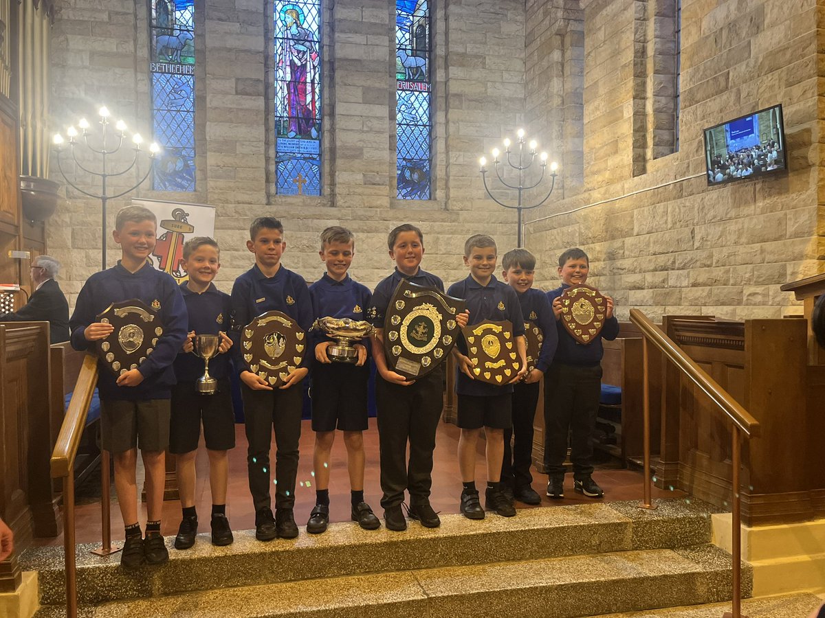 2_4MWellBB's tweet photo. Our Boys doing us proud at last nights battalion review. Well done to our new King’s men and also to those collecting awards for us. https://t.co/AW6zeUmIXQ