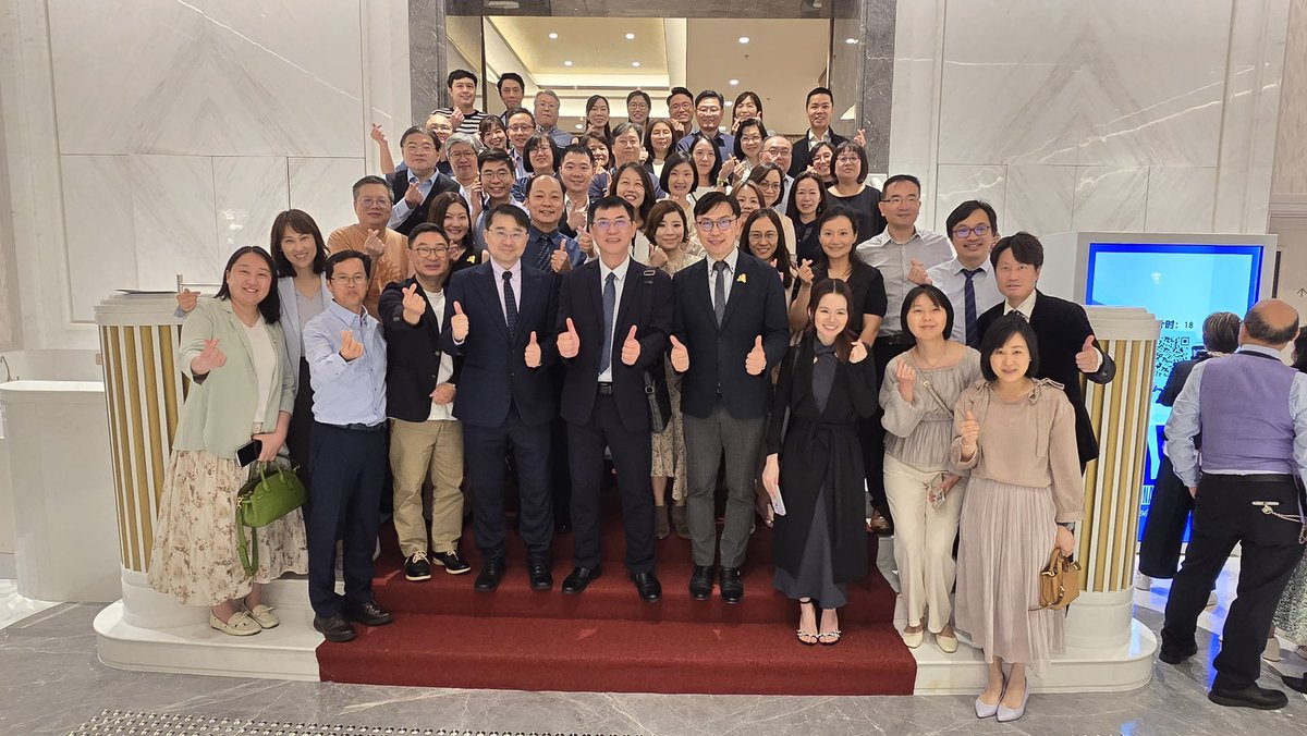 MarquesNg's tweet photo. An annual big event for all nurses in HK. A joyful celebration of #IND2025 with my @cuhknursing and @SigmaNursing colleagues #ournurses #ourfuture https://t.co/r6WMEEK4To