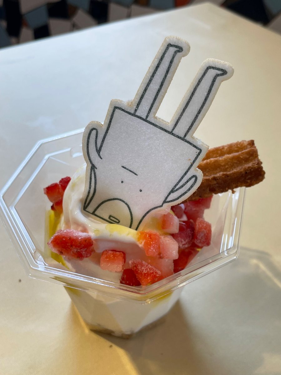 yu06135's tweet photo. タンクフェス1日目終了！
コラボフードも食べれたし、隠れタンクトップ君探しも全部見つけられたし最高の1日だった🥳

明日はワンマン
またまた楽しむぞ！

早く寝ないと明日起きれるか心配😰

#タンクフェス
#ヤバイ志摩スペイン村屋さん https://t.co/QAFdizLs6a