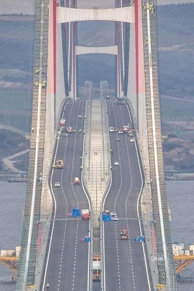 BURAYA GÖMÜLEN BETONLA  MİLYONLARCA  HEYKEL YAPMAK VARDI 🤣🤣🤣