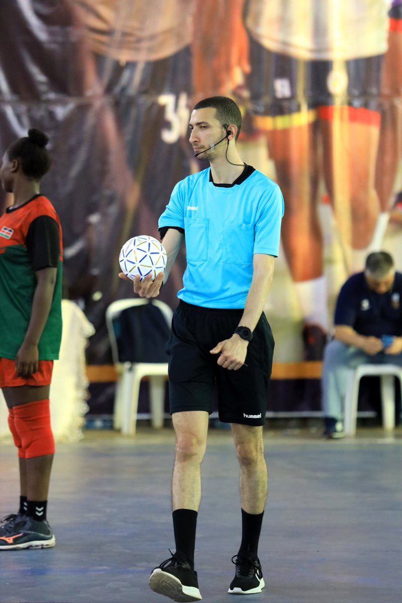 Uhandball's tweet photo. The Vibration of the ball in Kampala Uganda @ihfhandball Challenge trophy ZONE5 KAMPALA Uganda 🇺🇬
#IHFTROPHYZONE5KAMPALA
#HandballTime https://t.co/P9tC51ZLtP