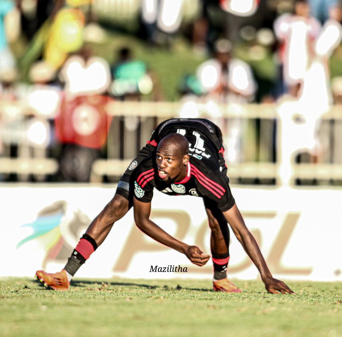 Modula_Thoko's tweet image. #NedbankCupFinal2025
#Amakhosi4Life
#SowetoDerby
Nabi didn&apos;t need 100 men to defeat the gorilla 🦍🦍🦍🤣🤣🤣🤣🤣🤣🤣