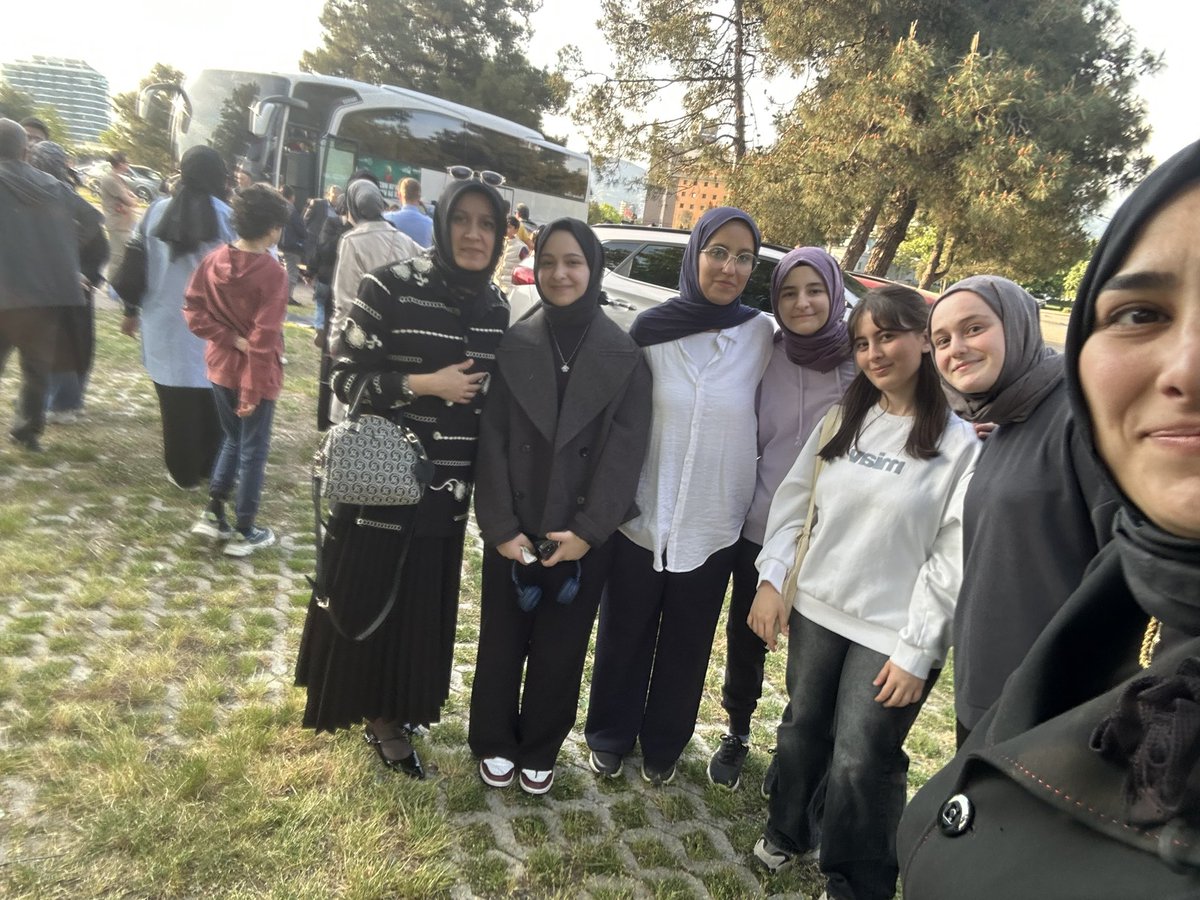 |Maziden Atiye Ahlat|
Cumhurbaşkanlığı Ahlat Külliyesi’nde düzenlenen “Maziden Atiye Ahlat” Projesi kapsamında  5 öğrencimizi Ahlat’a uğurladık. <a href="/tcbestepe/">T.C. Cumhurbaşkanlığı</a> <a href="/tcmeb/">Millî Eğitim Bakanlığı</a> <a href="/yilmaznazif/">Nazif Yılmaz</a> <a href="/Alireisoglu34/">Dr. Ahmet ALİREİSOĞLU</a>