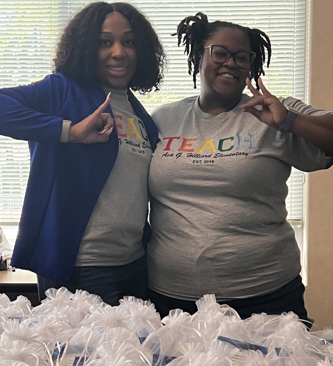 Ms. E. Smith (@theirrqueen) on Twitter photo <a href="/KappaIotaZeta/">KappaIotaZeta</a>'s ZHOPE Youth team was able to support Asa G Hilliard, Brookview, and Hamilton E Holmes with a token of ✨sweet✨ teacher appreciation. We thank you for welcoming us to support and serve you this 24-25 school year <a href="/BESPandaWallace/">J. Wallace</a> <a href="/HamiltonEHolmes/">Hamilton E. Holmes</a> <a href="/FultonCoSchools/">FultonCountySchools</a> <a href="/KappaIotaZeta/">KappaIotaZeta</a>'s ZHOPE Youth team was able to support Asa G Hilliard, Brookview, and Hamilton E Holmes with a token of ✨sweet✨ teacher appreciation. We thank you for welcoming us to support and serve you this 24-25 school year <a href="/BESPandaWallace/">J. Wallace</a> <a href="/HamiltonEHolmes/">Hamilton E. Holmes</a> <a href="/FultonCoSchools/">FultonCountySchools</a>