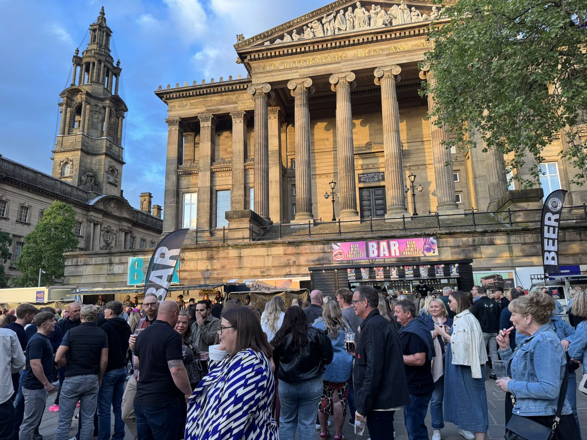 CllrMelClose's tweet image. One week on Preston Flag Market  = 3 events ( @PRWeekender Festival, #VEDay80 Beacon lighting Ceremony &amp;amp; the @_makersmarket ) ! 
3 very different events, all really well attended and all fabulous. 
Thank you @BIDPreston &amp;amp; @prestoncouncil #lovepreston