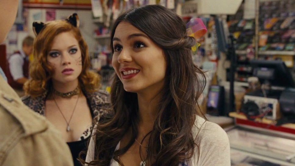 travisknoll's tweet image. Wren DeSantis from #FunSize. 

@chelseahandler playing Joy (Wren’s mother) was a bit of a pleasant surprise in it.

@VictoriaJustice 🖤❤️🫶✨