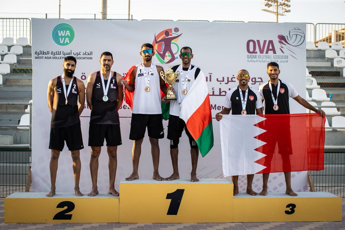 📸| جانب من تتويج أبطالنا 🇴🇲🥇في جولة غرب آسيا الأولى للكرة الطائرة الشاطئية.