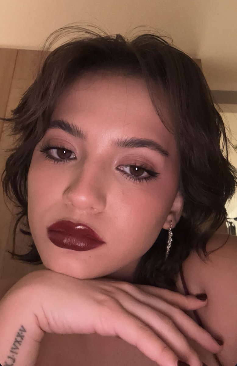 kendramerced's tweet photo. this jenna and this isabela https://t.co/ecBQn36WBc