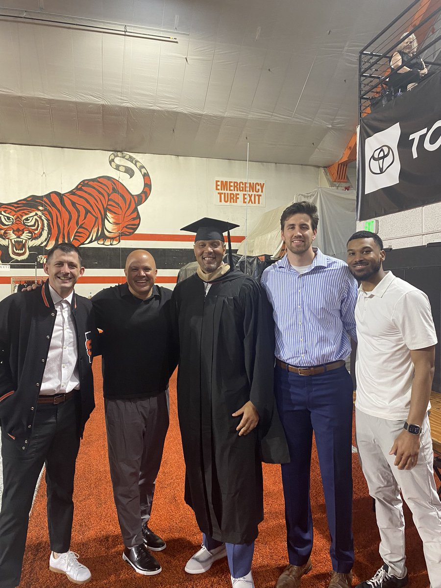 Ryan Looney (@coachlooneyisu) on Twitter photo Great morning at <a href="/IdahoStateU/">Idaho State University</a> graduation. Past and present outstanding Bengals! #SawWood Great morning at <a href="/IdahoStateU/">Idaho State University</a> graduation. Past and present outstanding Bengals! #SawWood