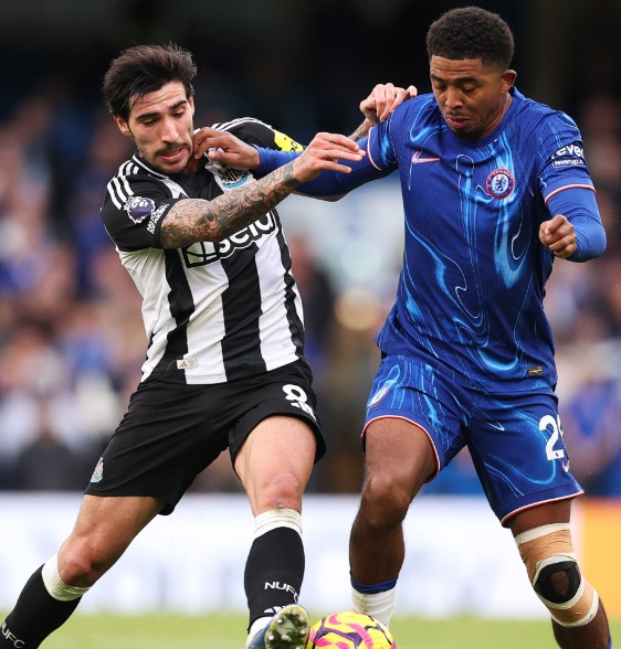 ⚽TOON ON THE TELEBOX THE MOZ ⚽

11am early doors opening tomorrow as the Toon take on Chelsea.

Come on over and watch the game in comfort.

Everyone welcome!!

#YourNewLocal #TNTSport #NUFC
