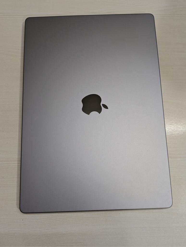 FixxPc's tweet image. 🎯Macbook Pro M1 
🎯16.2&quot; Screen
🎯16GB RAM
🎯512GB Storage 
🎯Latest MAC OS 15.3
🎯Apple Warranty Upto Dec 2025
🎯Original Charger and Cable 
🎯100% Battery Health 
🎯Call or What&apos;s app 8919967012 
#macbookpro #forsale #macbook16 #videoediting #Graphicsdesign #autocad #macbookM1