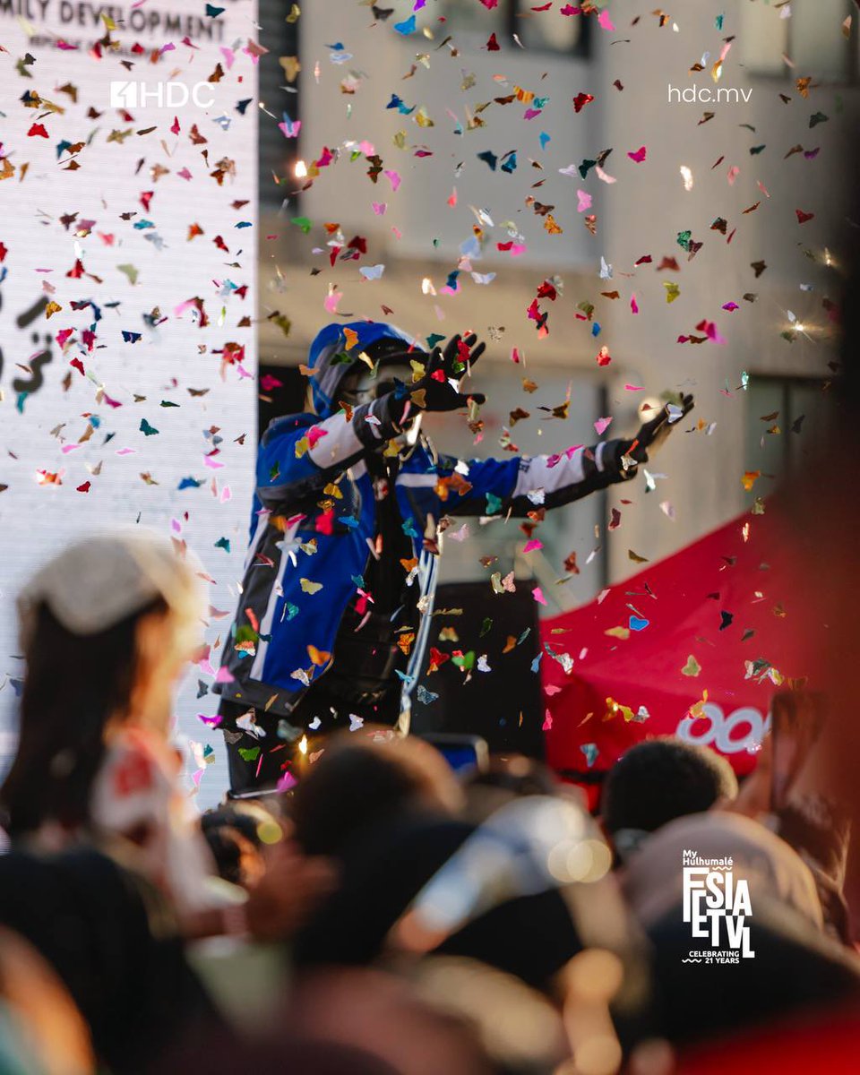 hdcmaldives's tweet image. Roboman stole the show today at the #MyHulhumaléFestival Family Carnival. The kids loved every second of his high-energy performance.

#WitHDC