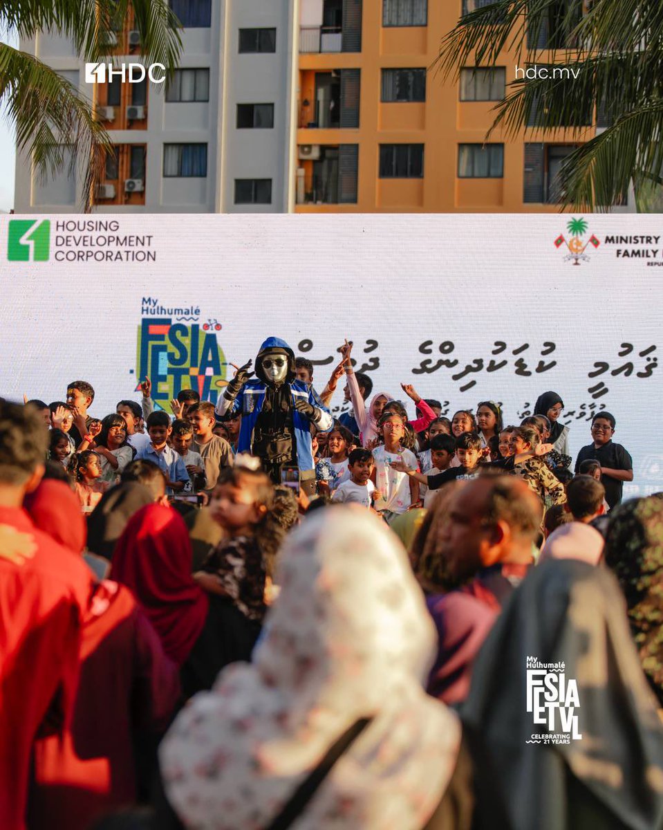 hdcmaldives's tweet image. Roboman stole the show today at the #MyHulhumaléFestival Family Carnival. The kids loved every second of his high-energy performance.

#WitHDC