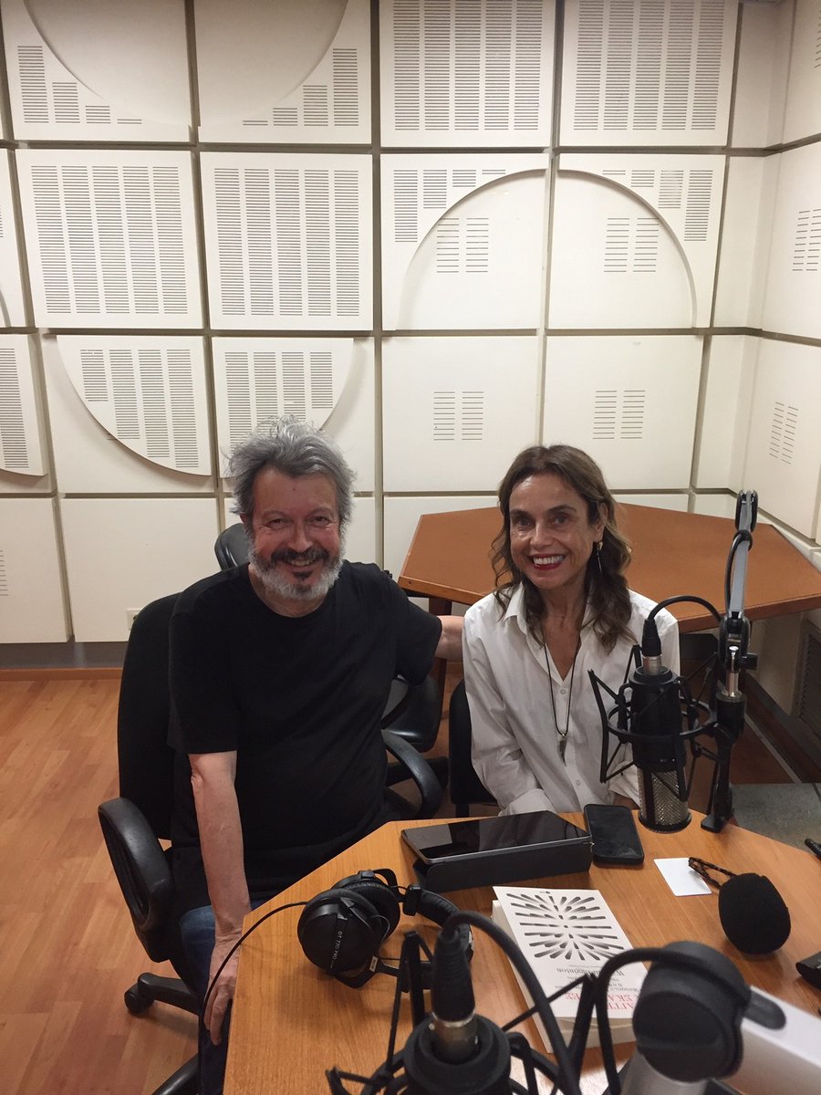 Η ραδιοφωνική συζήτησή μου στο Πρώτο Πρόγραμμα με την εκδότρια Άννα Πατάκη γύρω από το Διεθνές Φεστιβάλ Βιβλίου της Θεσσαλονίκης και ορισμένους από τους πιο ενδιαφέροντες non fiction τίτλους των ομώνυμων εκδόσεων. Διάρκεια: 53 λεπτά. ☀️ ertecho.gr/radio/proto/sh…