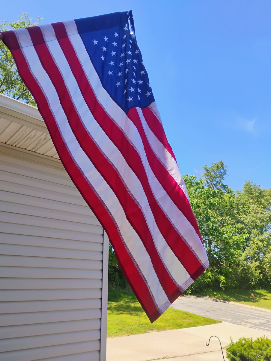 nunya_byznyss's tweet image. Friends, I finally have a "Made in the USA" American flag. I'm so happy! 🥰🇺🇸
"While the storm clouds gather far across the sea
Let us swear allegiance to a land that's free"
God Bless America, land that I love! 🇺🇸🥰♥️
#SaturdayMorning