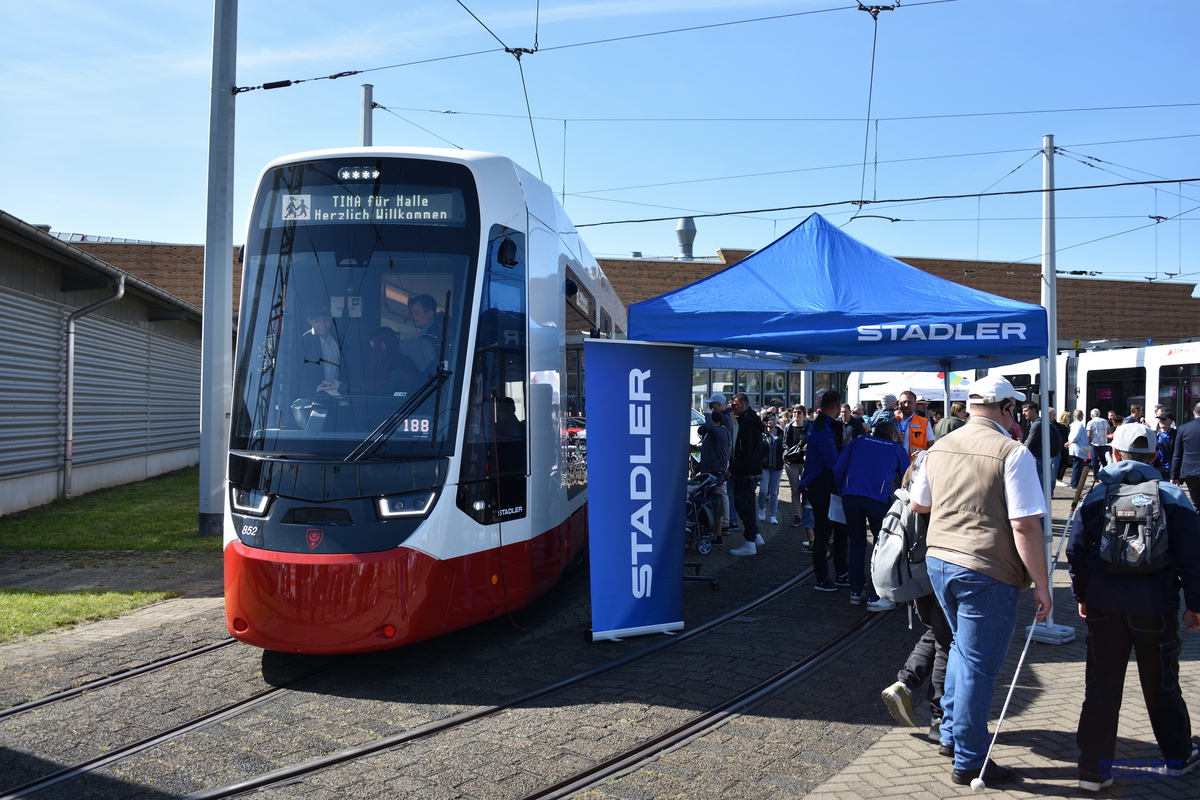 NVMD-#Halle | Heute wurden die neuen Straßenbahn von Typ Tina vorgestellt. Hier ein paar kleine Eindrücke 😊