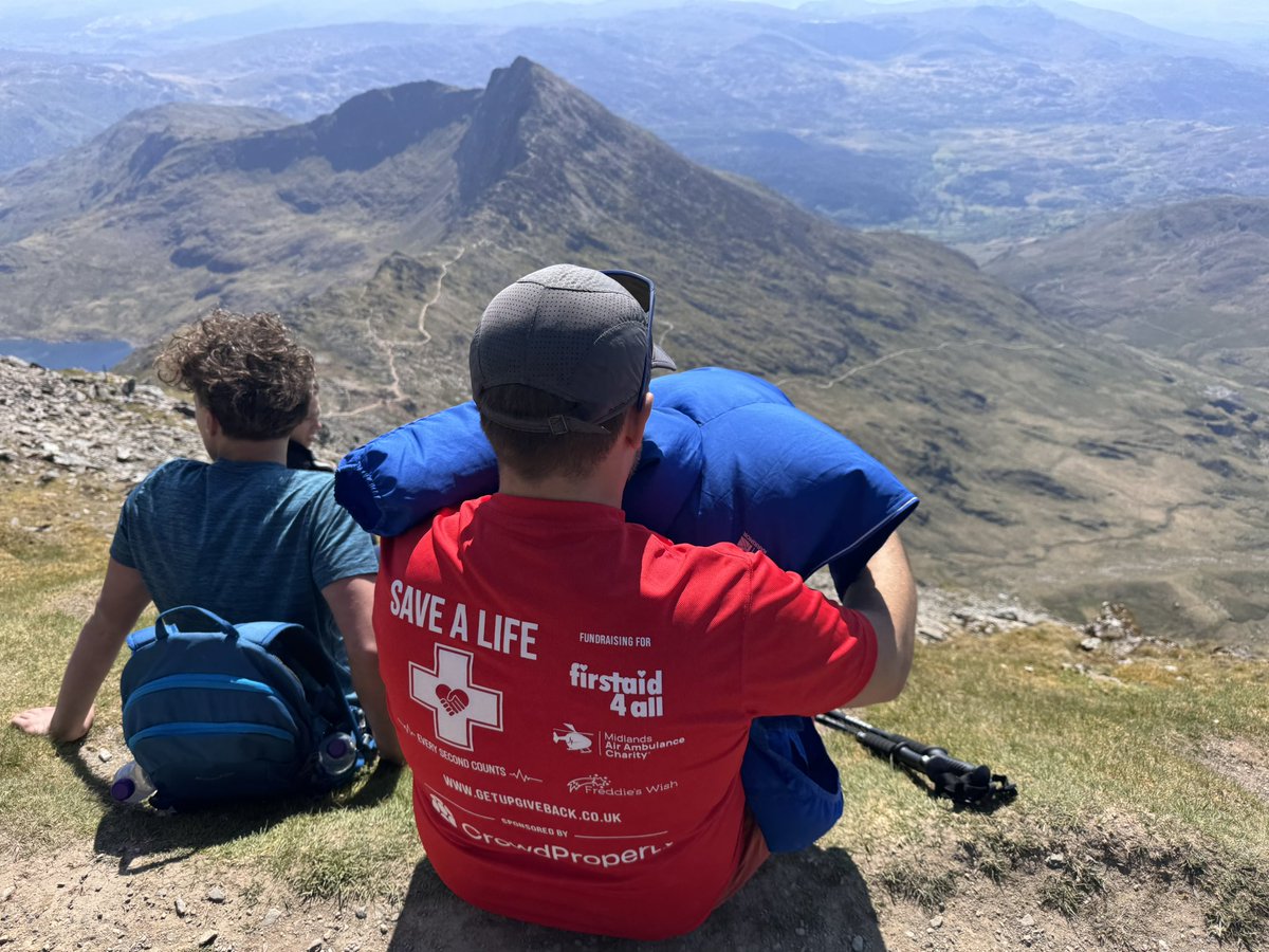 Yr Wyddfa / Snowdon today working for Mountains In Mind with Gerwyn Siôn 🏔️🏴󠁧󠁢󠁷󠁬󠁳󠁿

Well done to the Save a Life Charity for a brilliant effort on the mountain.