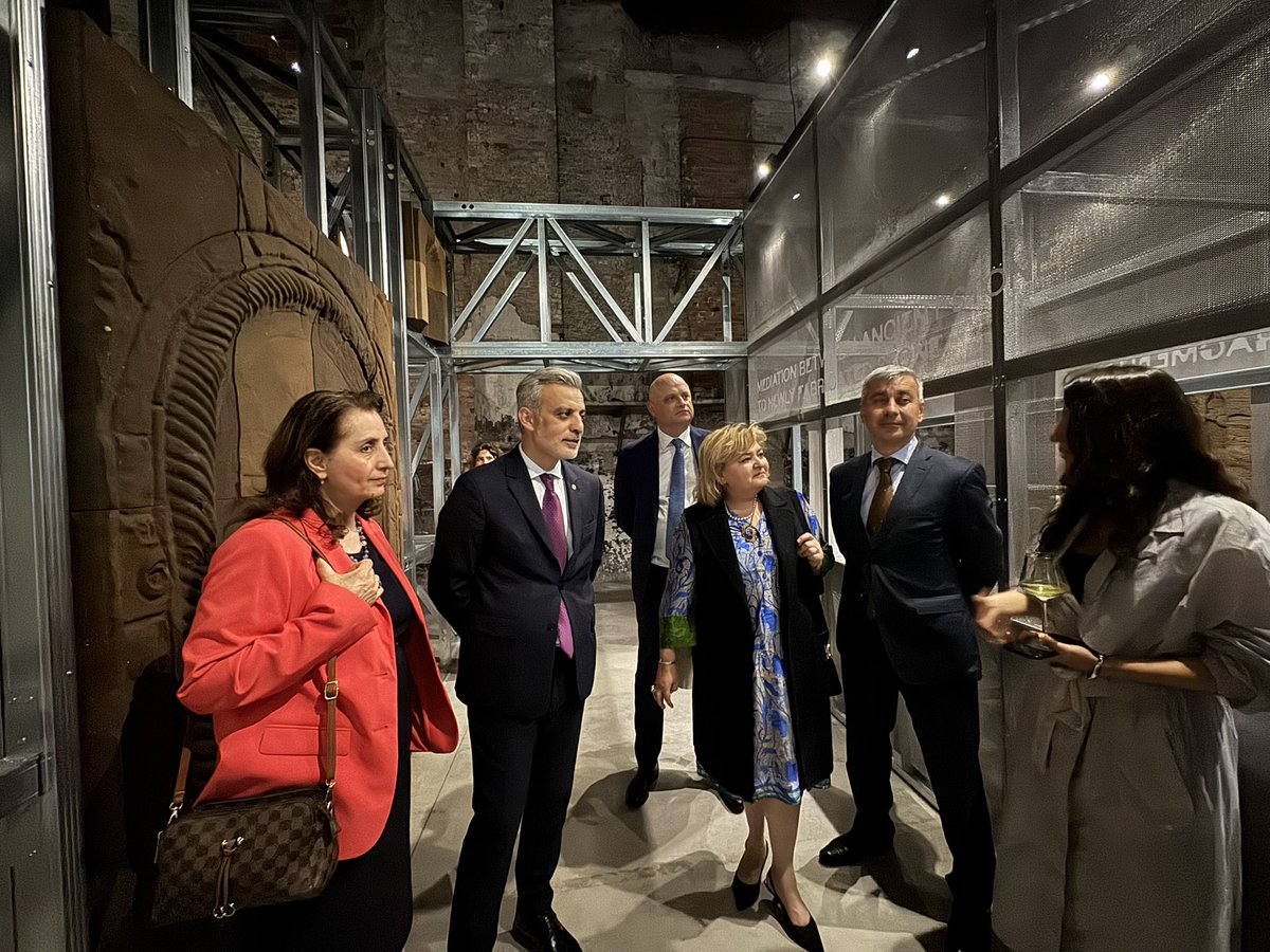 DDanielianLyon's tweet photo. Ouverture du pavillon officiel 🇦🇲#ArmenianRepublic à @la_Biennale de #Venise 🇮🇹 https://t.co/Bu1hREfia2